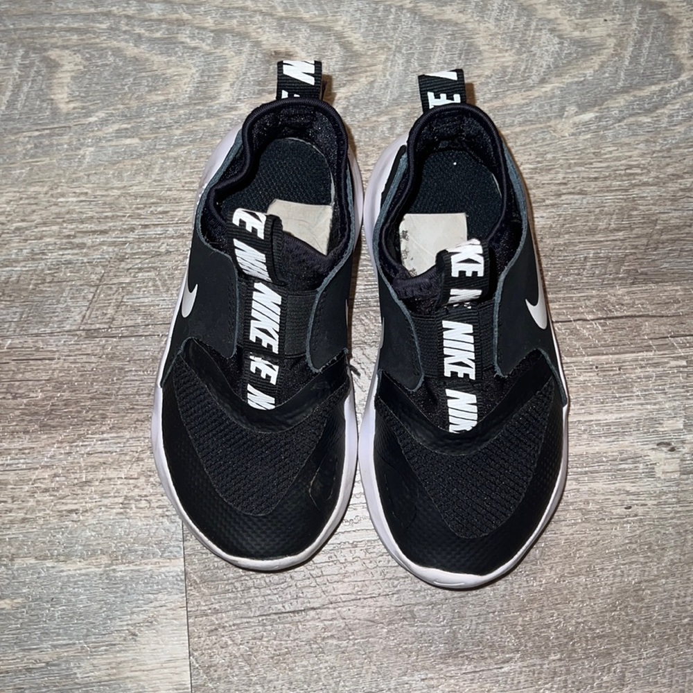 BLACK NIKE Boys Flex Runner Slip On Sneaker size 9c